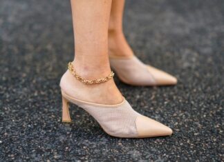 It’s Officially Anklet Season