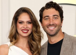 Why Bachelor Joey Graziadei, Kelsey Anderson Are Living With Roommates
