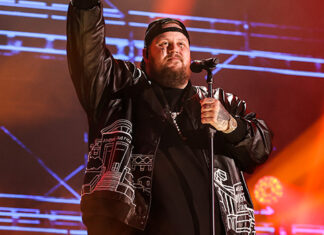 Jelly Roll Shares CMA Fest Speech Outside of Juvenile Detention Center – Hollywood Life