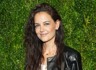 Katie Holmes Admits She’s Unaware of ‘Dawson’s Creek’ WhatsApp Group – Hollywood Life