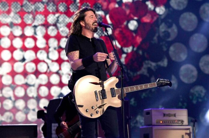 Dave-Grohl-of-Foo-Fighters-2021-billboard-espanol-1548.jpg