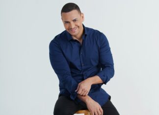 Victor Manuelle to Receive The Entertainers’ Key to New York City & More Uplifting Moments in Latin Music