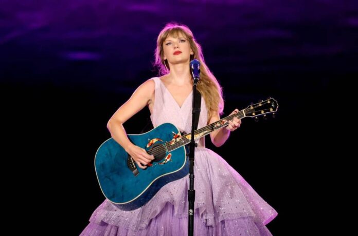 087-Night-One-Of-Taylor-Swift-_-The-Eras-Tour-Kansas-City-MO-billboard-espanol-1548.jpg