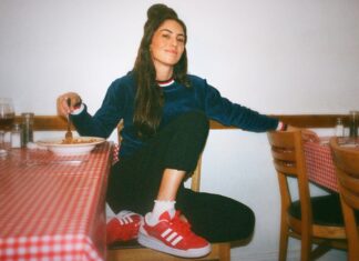 Amy Shark Nabs No. 1 In Australia With ‘Sunday Sadness’