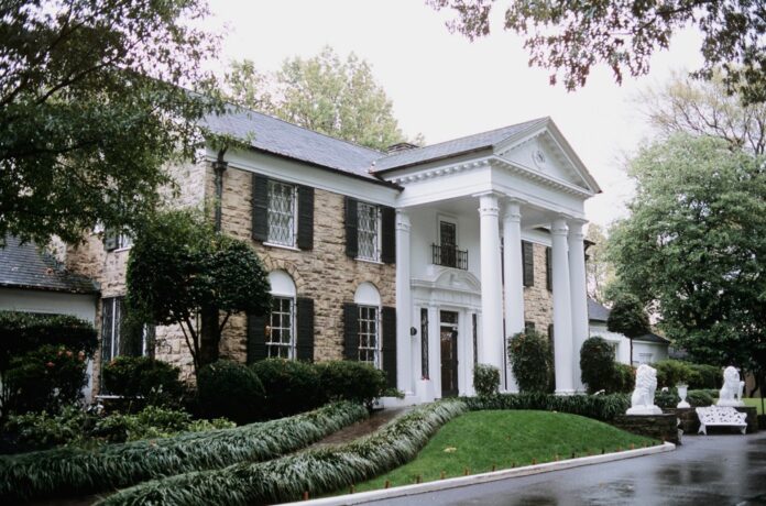 graceland-mansion-memphis-2018-billboard-1548.jpg