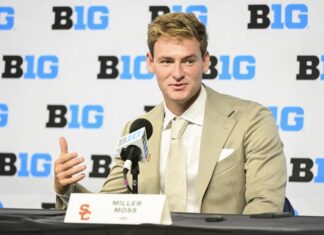 College football picks, odds, bets for Sunday