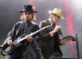 Jane’s Addiction Apologizes After Perry Farrell’s Onstage Outburst, Cancels Next Concert