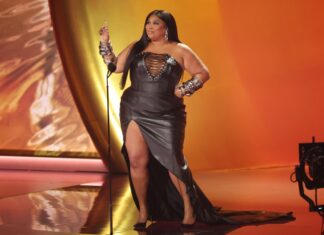 Lizzo Gives an Impromptu Performance of ‘Hot to Go,’ Dubs Herself ‘Usher Roan’