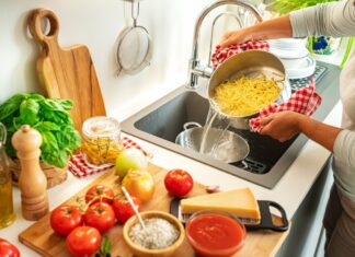 This $14 TikTok-Viral Pasta Strainer Is BPA-Free and Fits All Pot Sizes: Get Yours Now