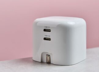 UGreen USB-C 40W review: a speedy, compact dual-device USB-C charger