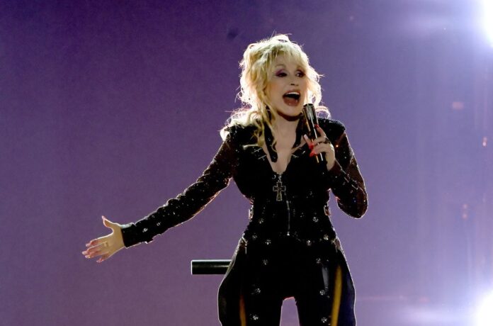 dolly-parton-acm-awards-may-2023-billboard-1548.jpg