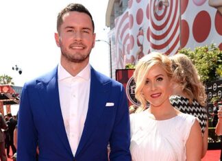 About Chelsea Redick & Their Marriage – Hollywood Life