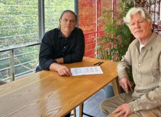 Kobalt Signs Tim Finn to Global Publishing Deal