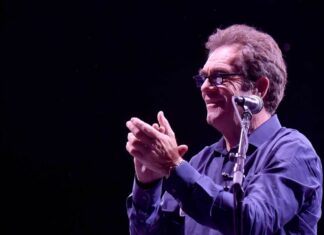 Huey Lewis Shares Update on Hearing Loss: ‘It’s Really Bad Not to Even Be Able to Enjoy Music’
