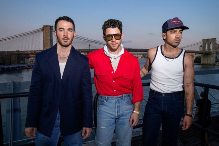 jonas-brothers-4th-july-2025-billboard-1800.jpg