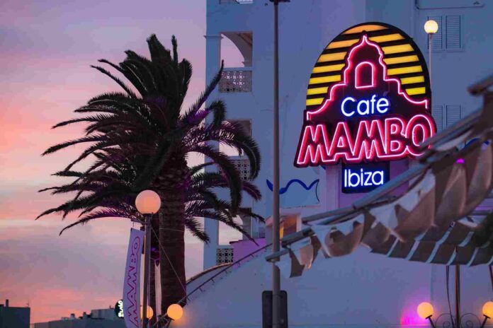 Cafe-Mambo-Ibiza-04.jpg