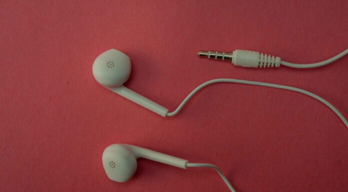 Wired earphones return as 2000s nostalgia drives comeback