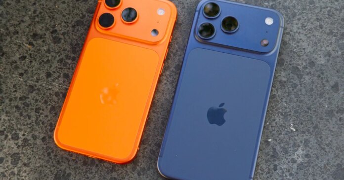Apple-iPhone-17-Pro-Cosmic-Orange-vs-Deep-Blue-10.jpg